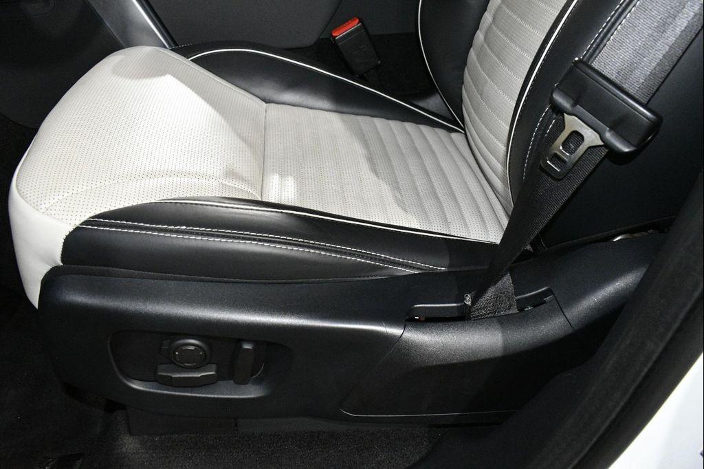 used 2021 Land Rover Discovery car, priced at $35,978