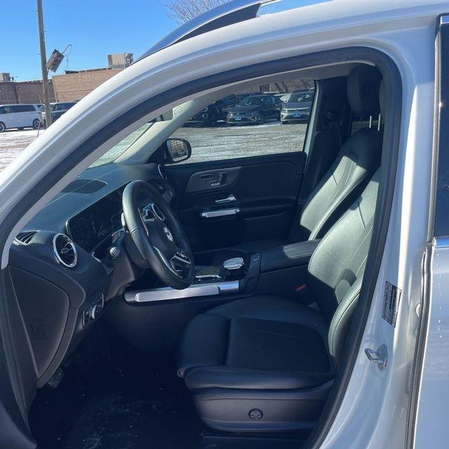 used 2021 Mercedes-Benz GLB 250 car, priced at $21,400