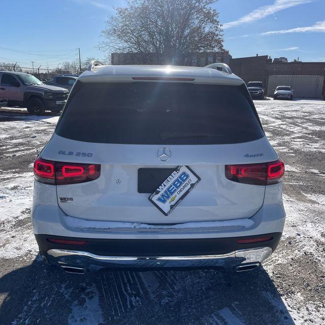 used 2021 Mercedes-Benz GLB 250 car, priced at $21,400