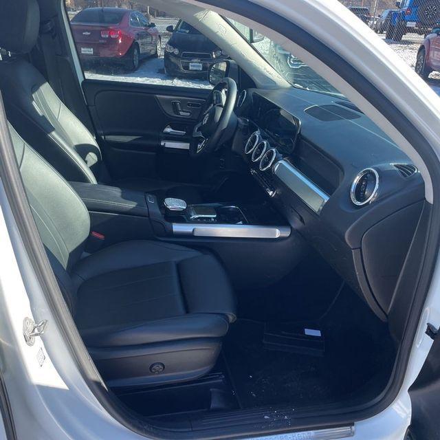 used 2021 Mercedes-Benz GLB 250 car, priced at $21,400