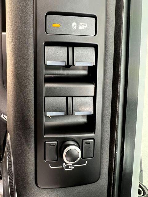 used 2020 Land Rover Discovery car, priced at $23,895