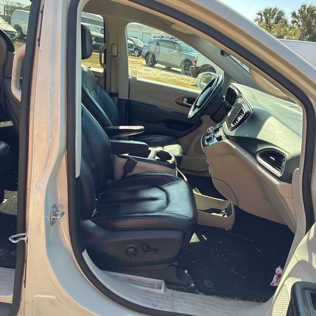 used 2017 Chrysler Pacifica car, priced at $15,500