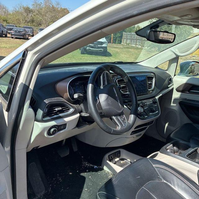 used 2017 Chrysler Pacifica car, priced at $15,500