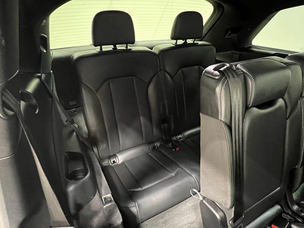 Audi SQ7 view 34