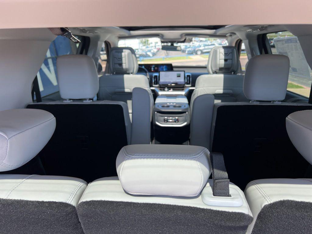 new 2026 Ford Expedition car, priced at $75,339