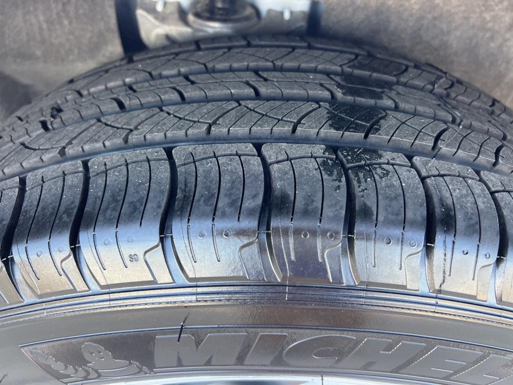 used 2022 Ford Edge car, priced at $22,993