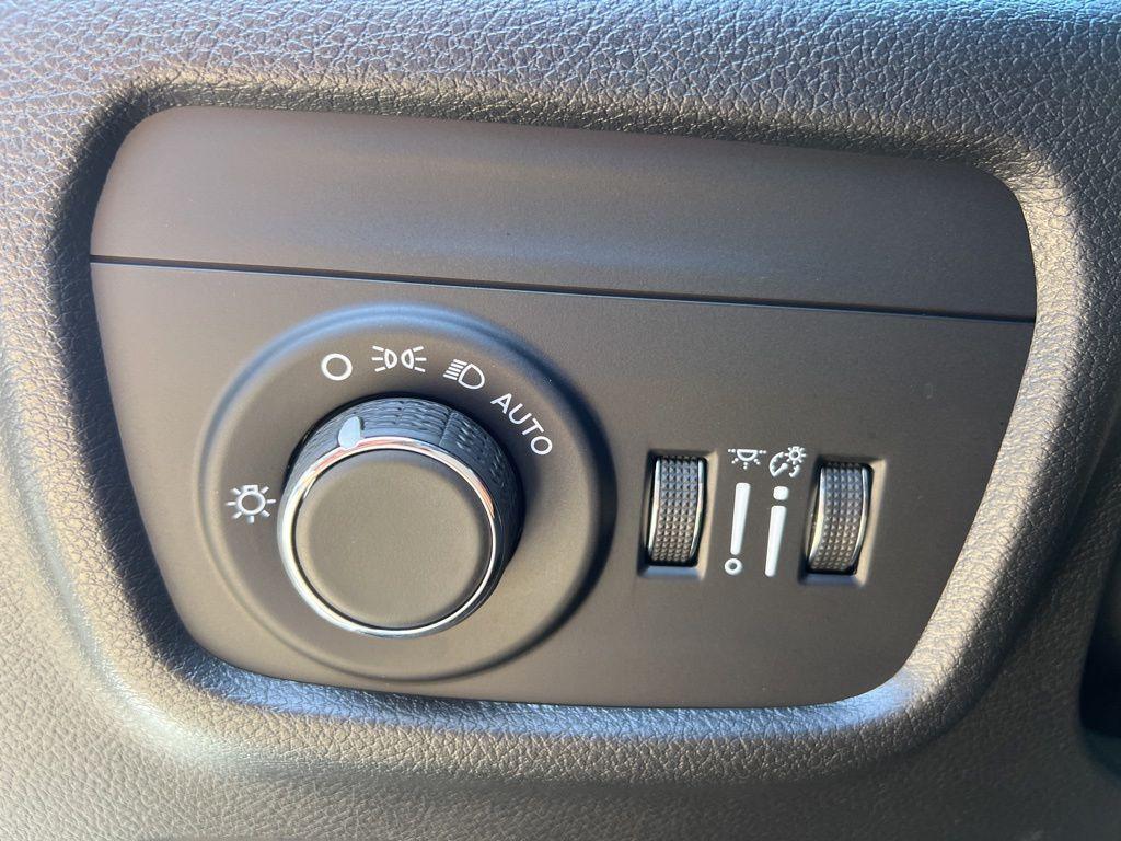 used 2025 Jeep Grand Cherokee L car, priced at $34,494