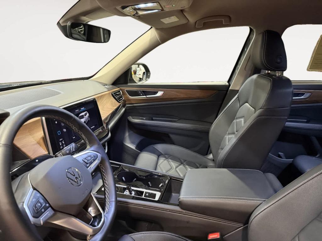 used 2025 Volkswagen Atlas car, priced at $34,235