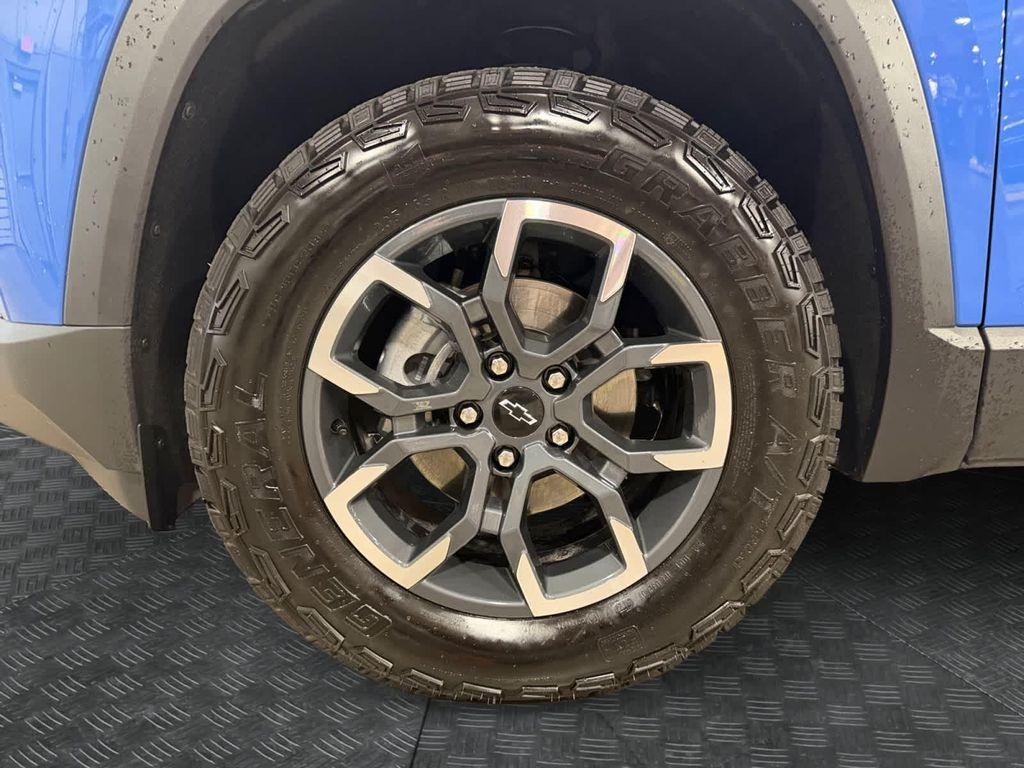 used 2025 Chevrolet Equinox car, priced at $31,502
