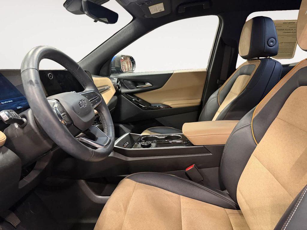 used 2025 Chevrolet Equinox car, priced at $31,502