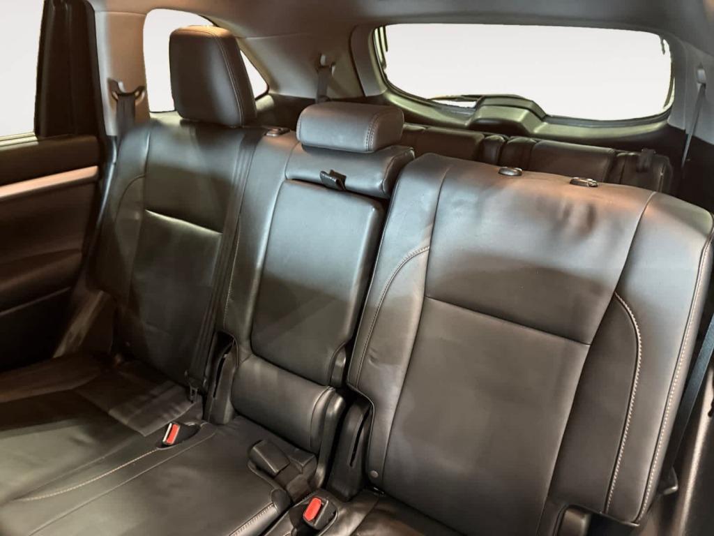 used 2016 Toyota Highlander car, priced at $23,682