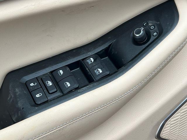 new 2026 Jeep Grand Cherokee car, priced at $47,990