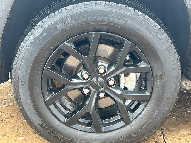 used 2024 Jeep Grand Cherokee car, priced at $30,900