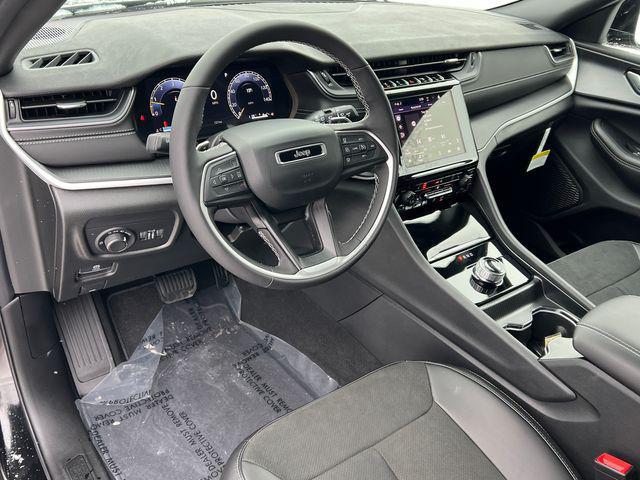 new 2025 Jeep Grand Cherokee car, priced at $48,559