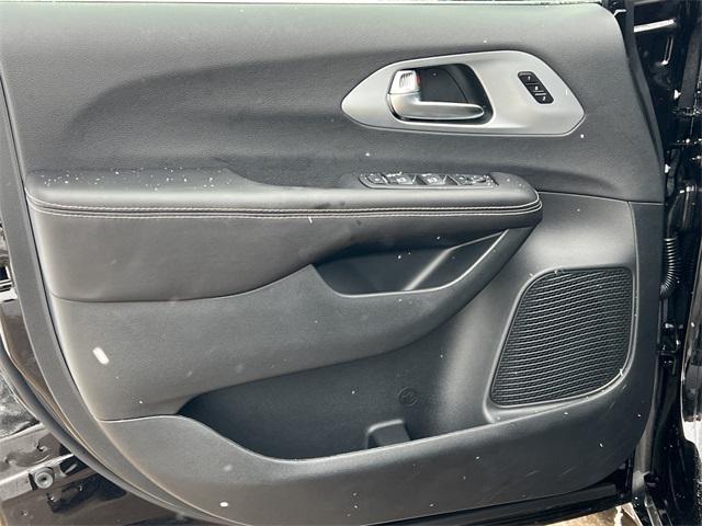 new 2026 Chrysler Pacifica car, priced at $53,949