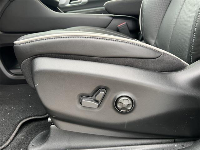 new 2026 Chrysler Pacifica car, priced at $53,949