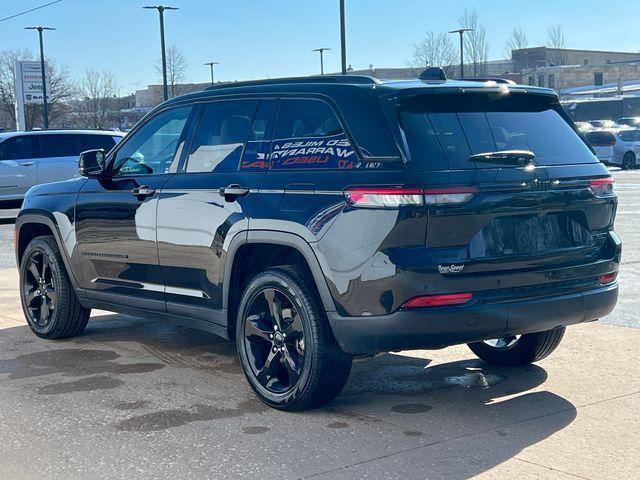 used 2025 Jeep Grand Cherokee car, priced at $36,990