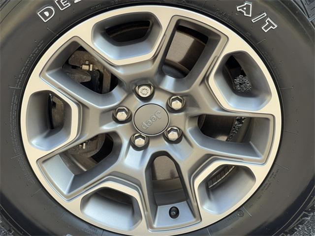 used 2022 Jeep Cherokee car, priced at $24,998