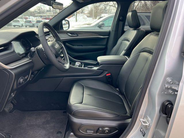 new 2025 Jeep Grand Cherokee car, priced at $52,972