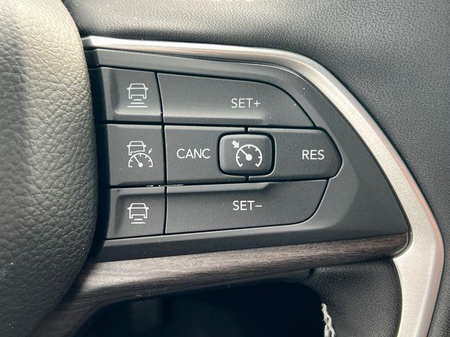 new 2025 Jeep Grand Cherokee car, priced at $52,972