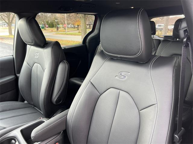 new 2026 Chrysler Pacifica car, priced at $50,683