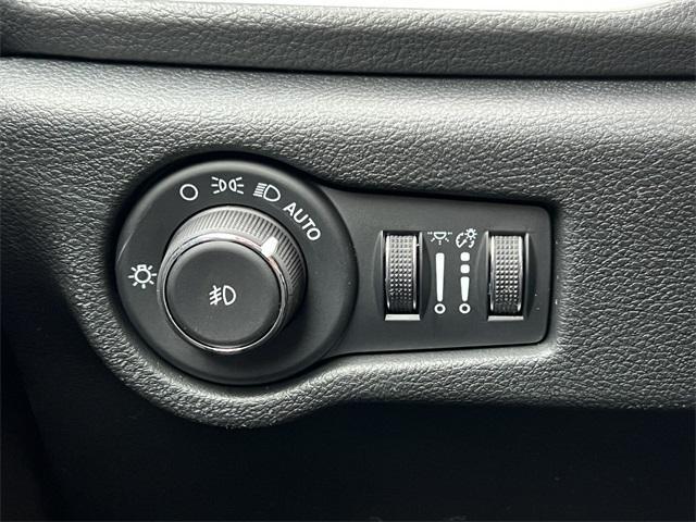 new 2026 Chrysler Pacifica car, priced at $47,587