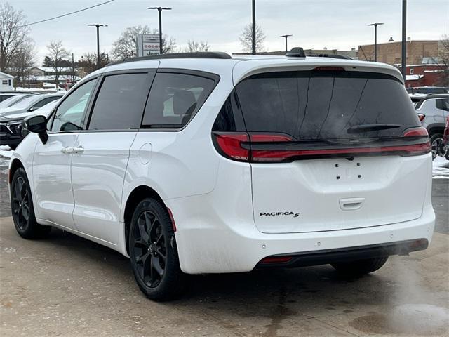 new 2026 Chrysler Pacifica car, priced at $47,587
