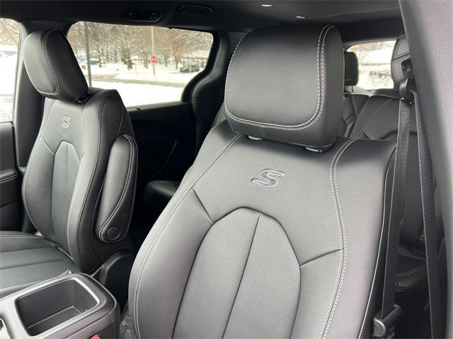 new 2026 Chrysler Pacifica car, priced at $47,879