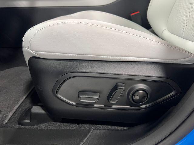 new 2026 Jeep Cherokee car, priced at $42,990