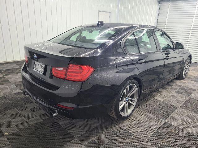 BMW 3 Series view 11