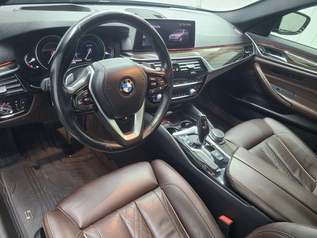 BMW 5 Series view 24