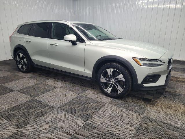 used 2020 Volvo V60 Cross Country car, priced at $19,444