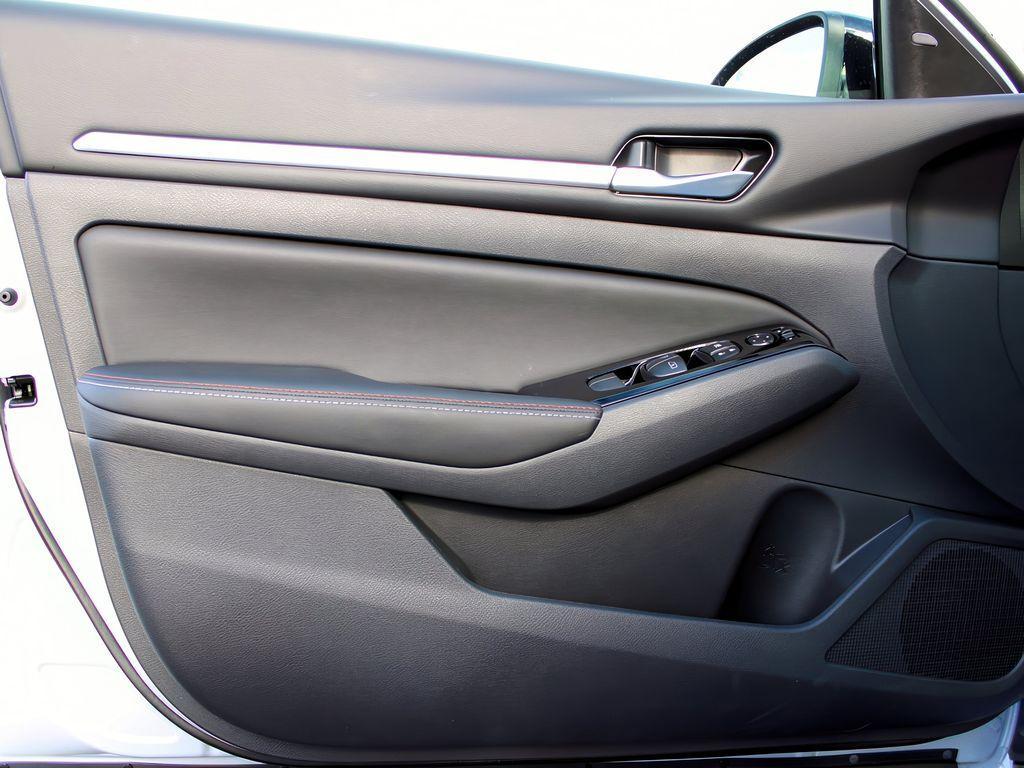 new 2025 Nissan Altima car, priced at $32,999