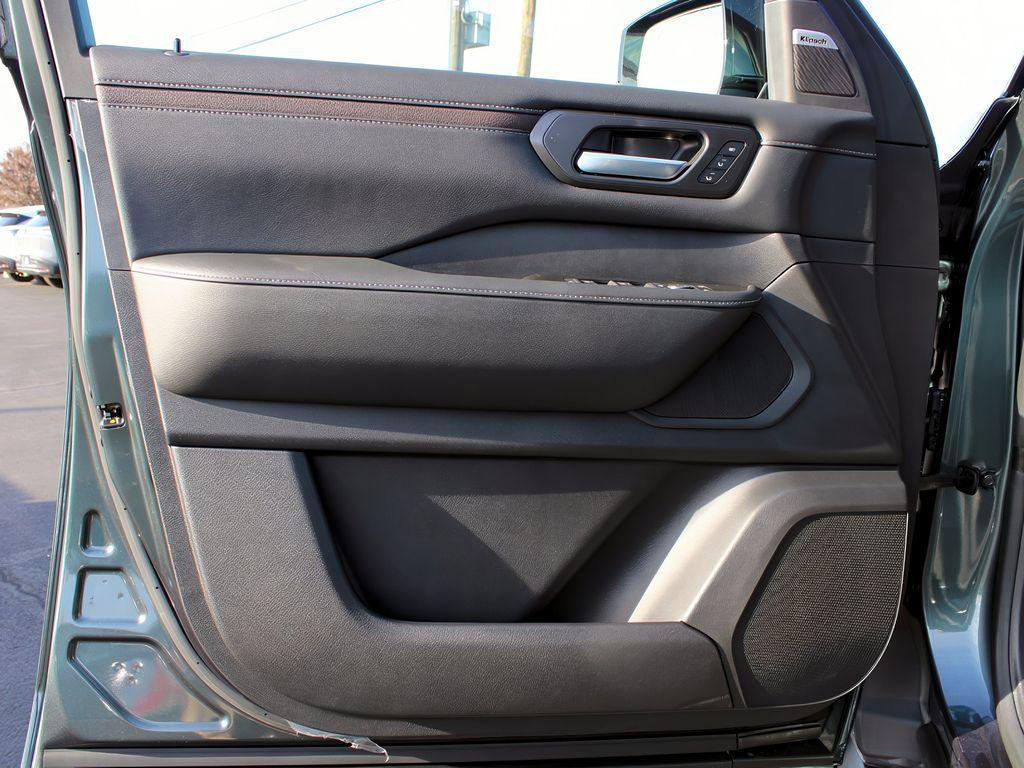 new 2026 Nissan Armada car, priced at $71,890