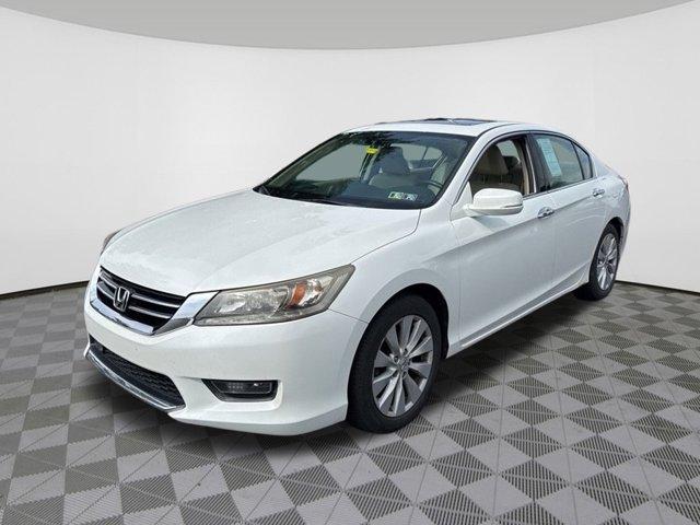 2014 White Orchid Pearl Honda Accord