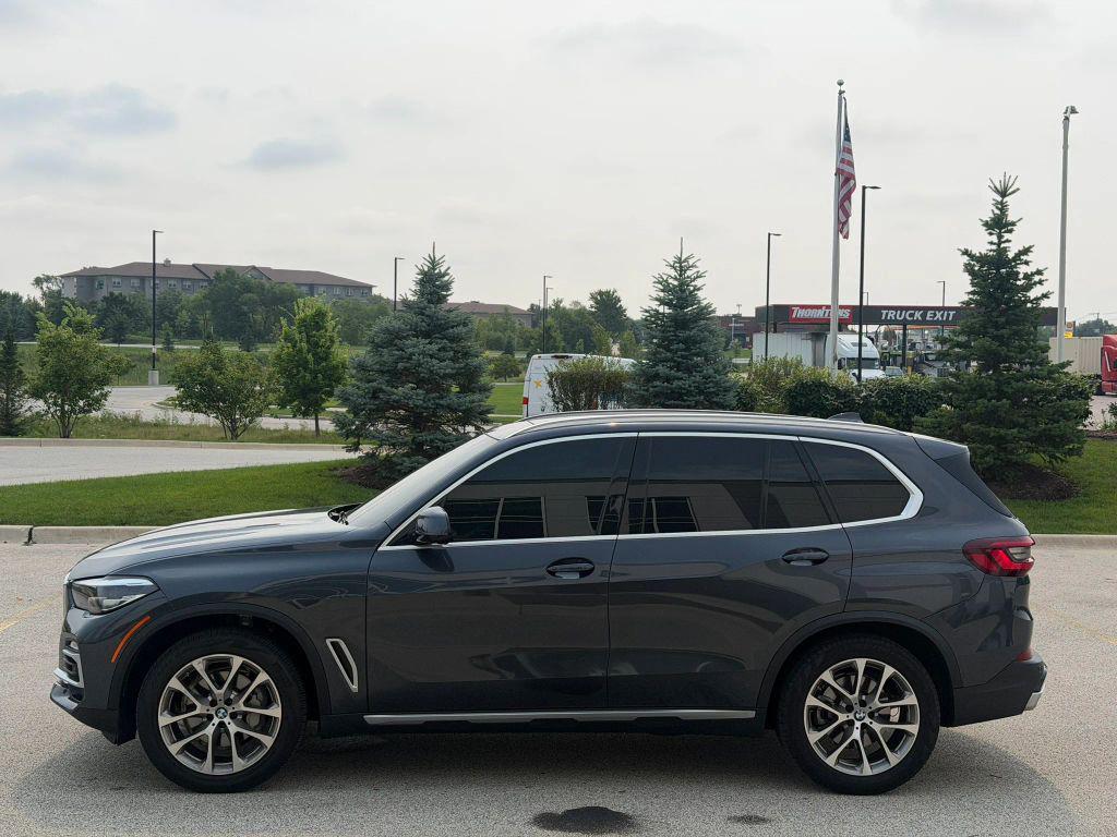 BMW X5 view 8