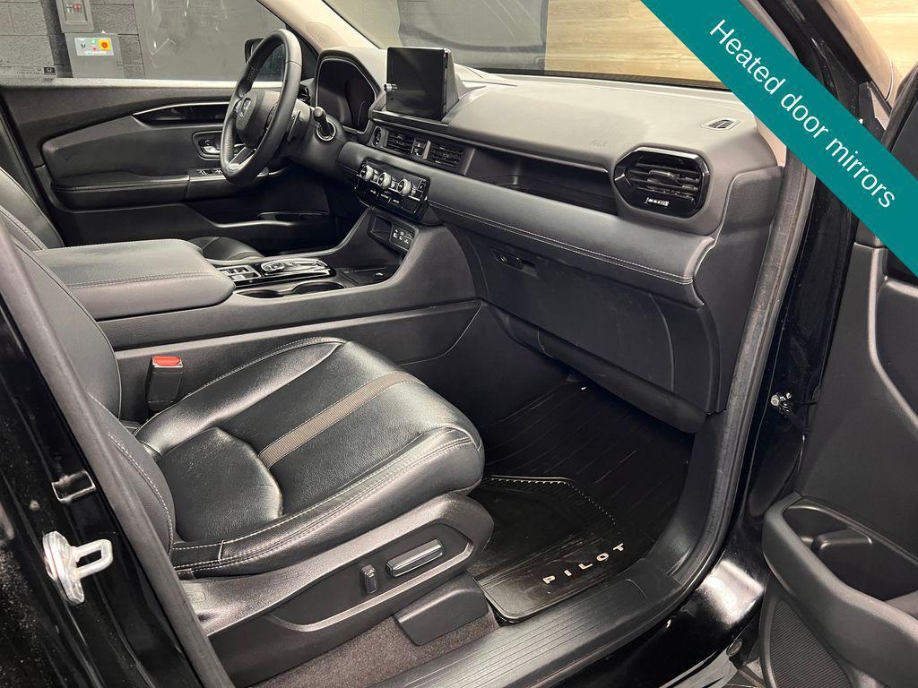 used 2025 Honda Pilot car, priced at $33,741