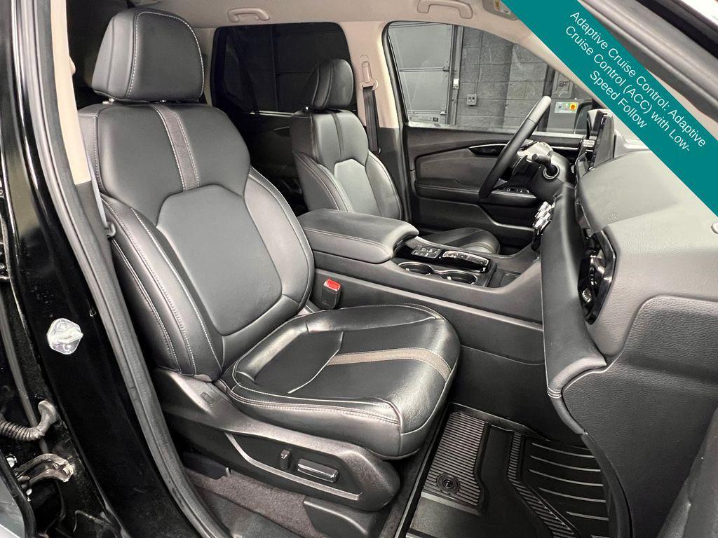 used 2025 Honda Pilot car, priced at $33,741