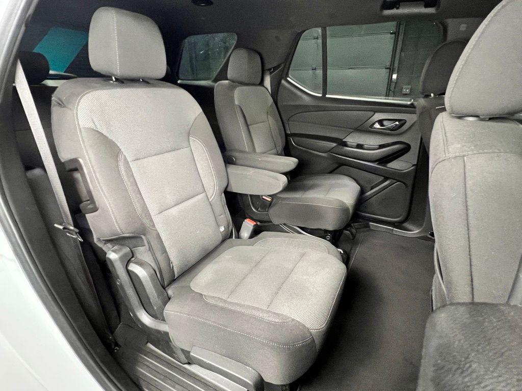 used 2023 Chevrolet Traverse car, priced at $23,136
