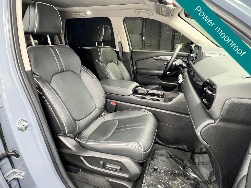 used 2025 Honda Pilot car, priced at $39,436