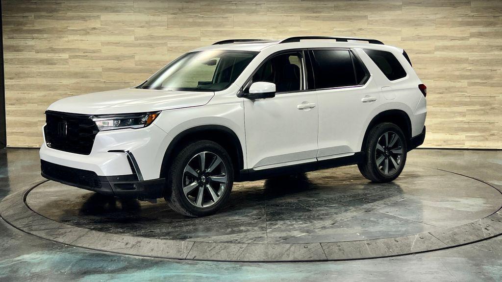 used 2025 Honda Pilot car, priced at $39,036