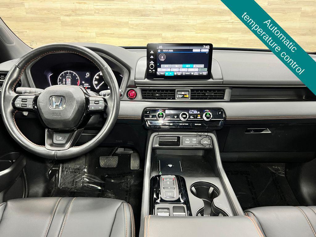 used 2025 Honda Pilot car, priced at $37,336