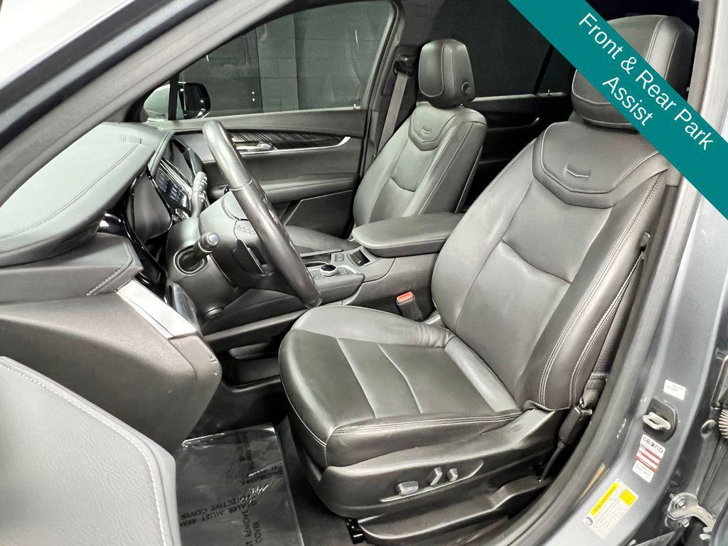 used 2025 Cadillac XT6 car, priced at $33,971