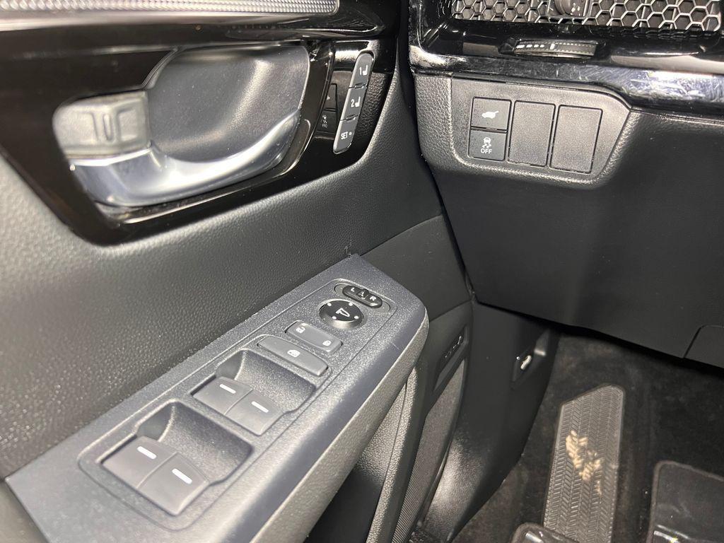 used 2025 Honda CR-V Hybrid car, priced at $31,536