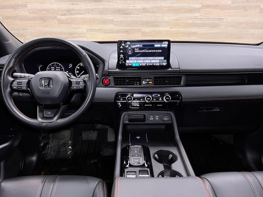 used 2025 Honda Pilot car, priced at $36,741