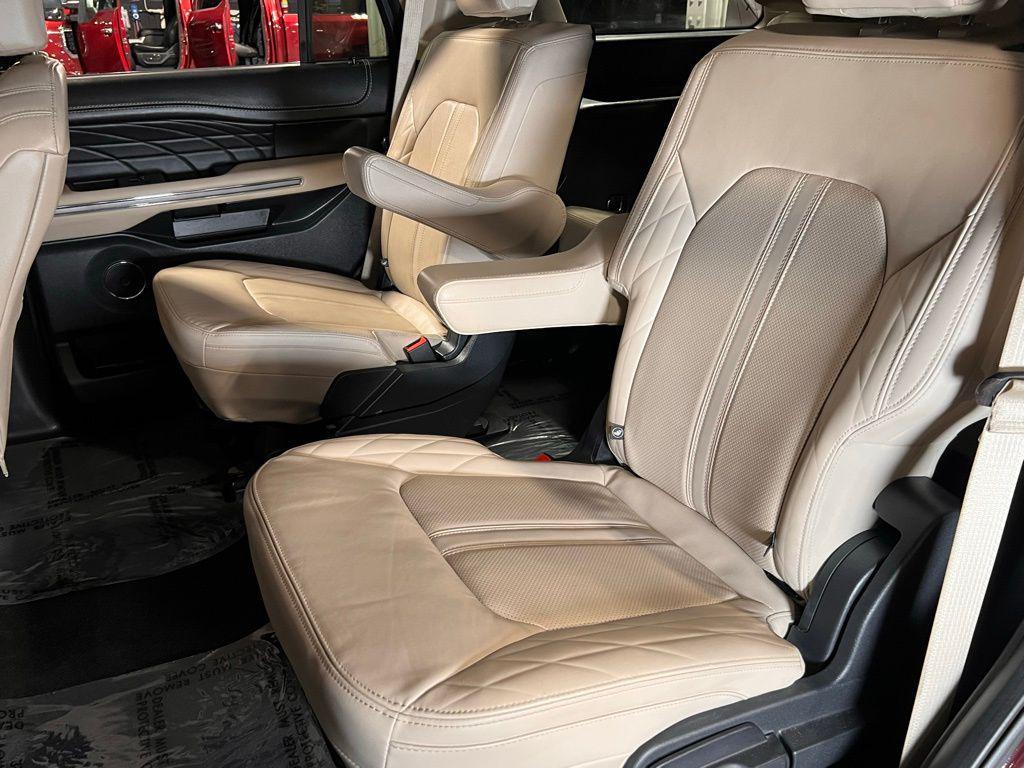 used 2023 Ford Expedition car, priced at $44,741