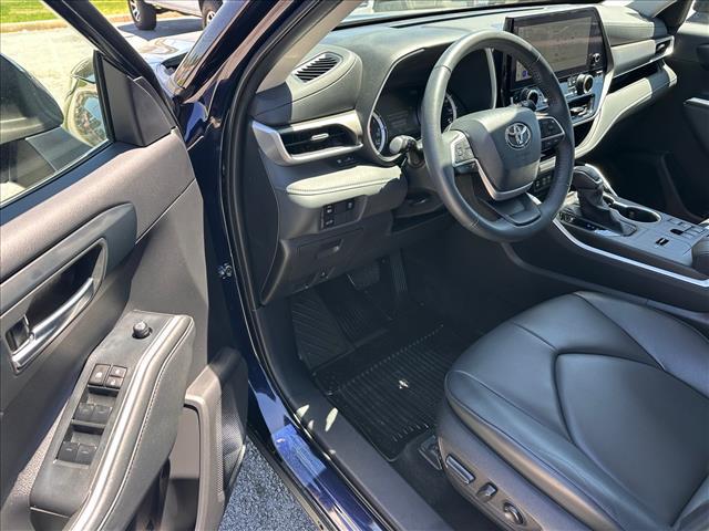 used 2024 Toyota Highlander car, priced at $38,289