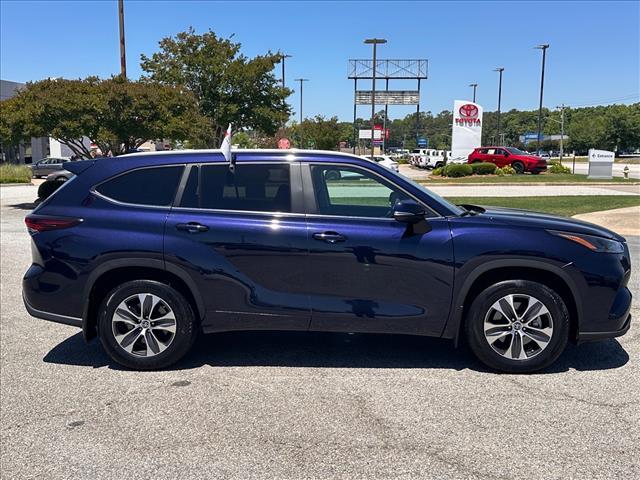 used 2024 Toyota Highlander car, priced at $38,289