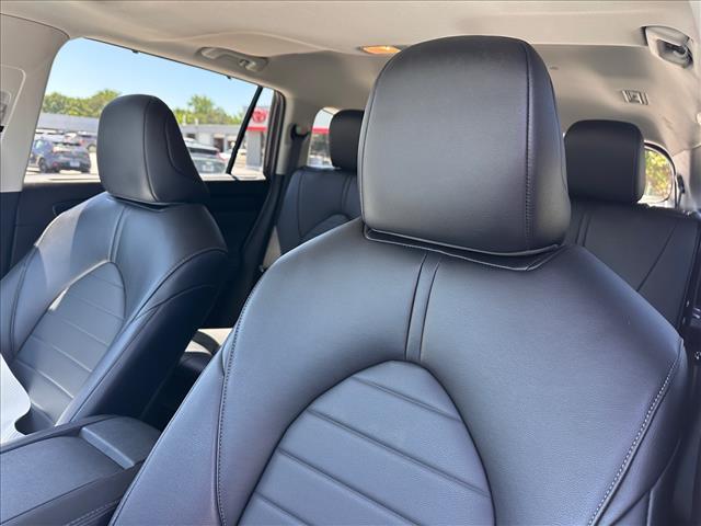 used 2024 Toyota Highlander car, priced at $38,289
