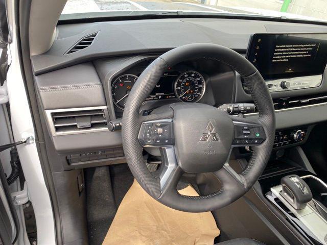 new 2026 Mitsubishi Outlander car, priced at $43,844